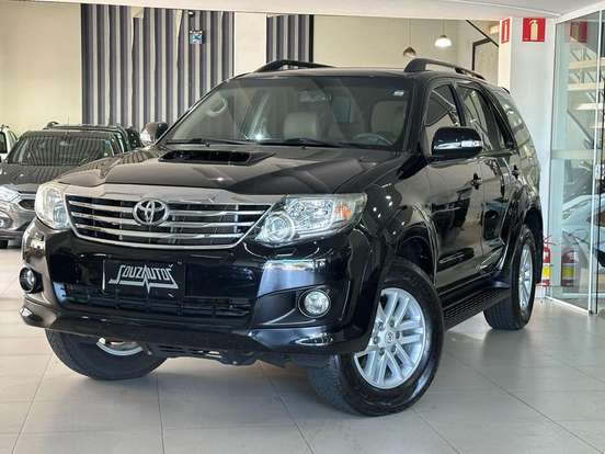 TOYOTA-HILUX SW4-2011