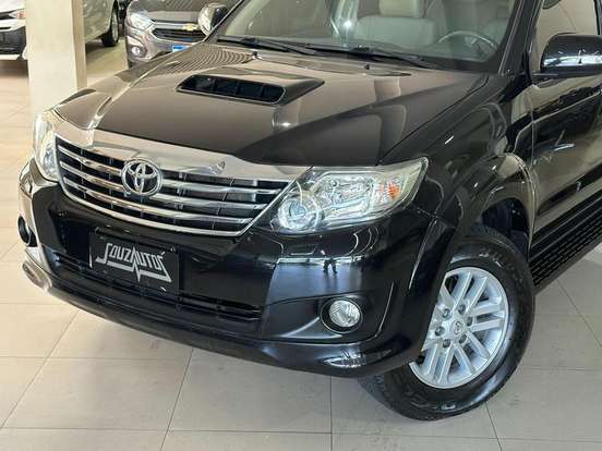 TOYOTA-HILUX SW4-2011