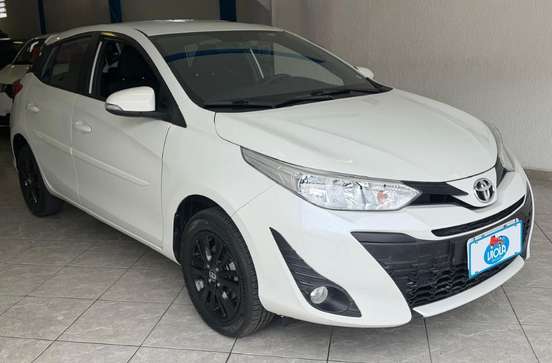 TOYOTA-YARIS-2019