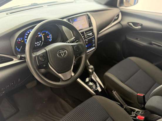 TOYOTA-YARIS-2019