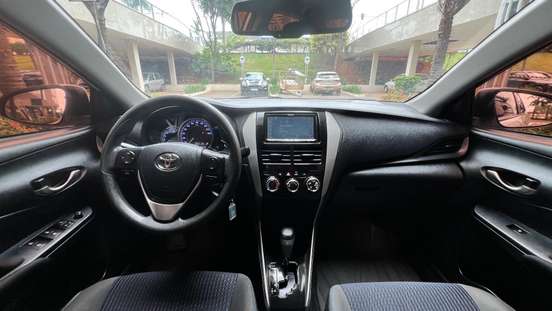 TOYOTA-YARIS-2019