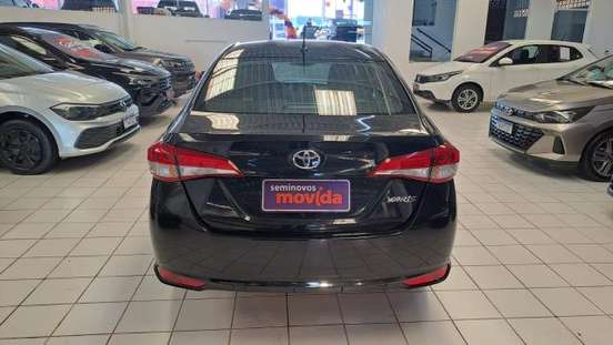 TOYOTA-YARIS-2024