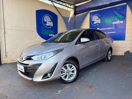 TOYOTA-YARIS-2019
