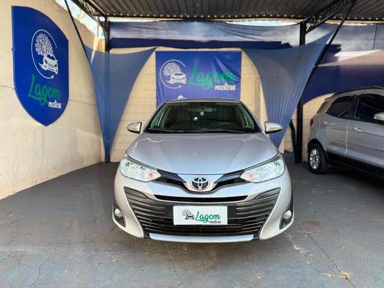 TOYOTA-YARIS-2019