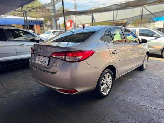 TOYOTA-YARIS-2019
