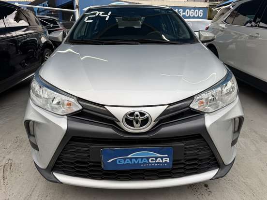 TOYOTA-YARIS-2024