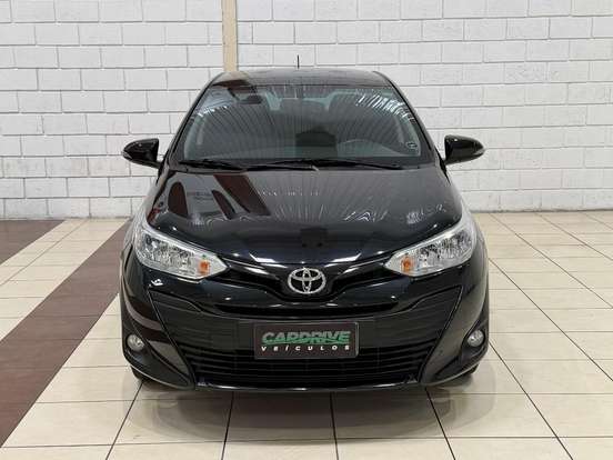 TOYOTA-YARIS-2018