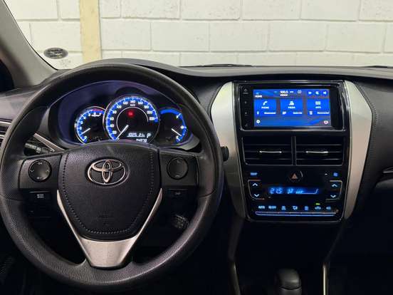 TOYOTA-YARIS-2018