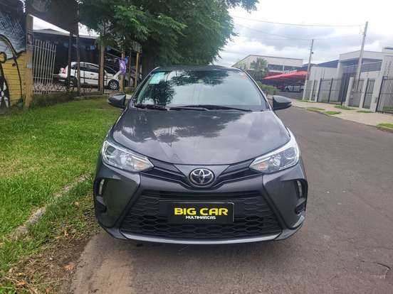 TOYOTA-YARIS-2022