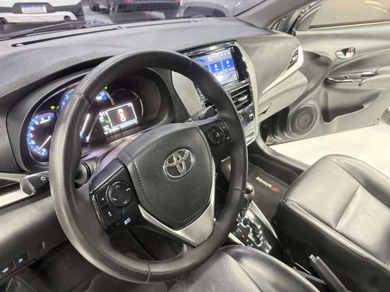 TOYOTA-YARIS-2020