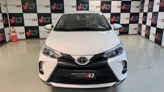 TOYOTA-YARIS-2024