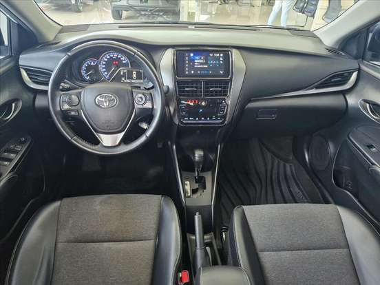 TOYOTA-YARIS-2024