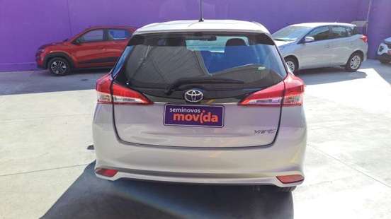 TOYOTA-YARIS-2024
