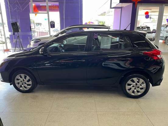 TOYOTA-YARIS-2024