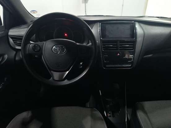 TOYOTA-YARIS-2024