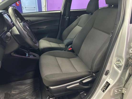 TOYOTA-YARIS-2024