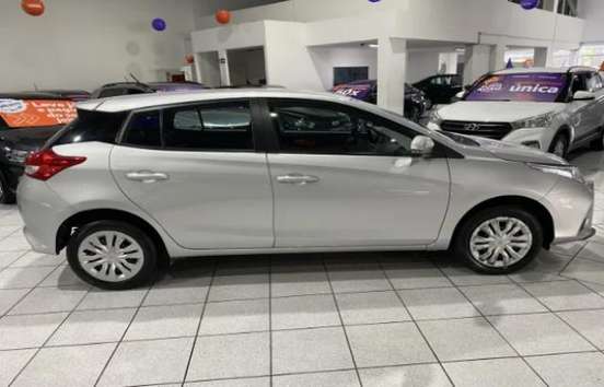 TOYOTA-YARIS-2024