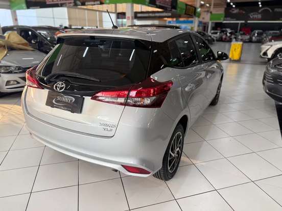 TOYOTA-YARIS-2022