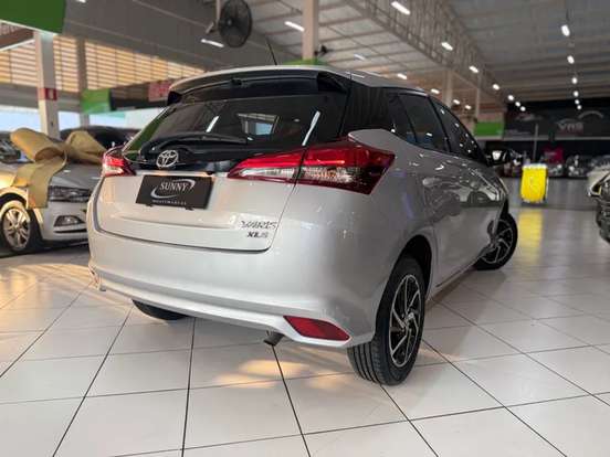 TOYOTA-YARIS-2022