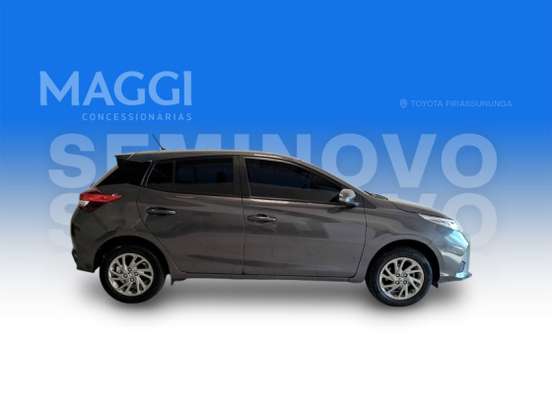 TOYOTA-YARIS-2022