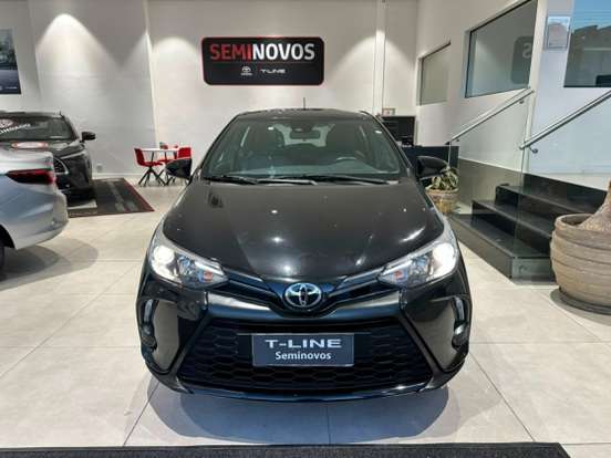 TOYOTA-YARIS-2023