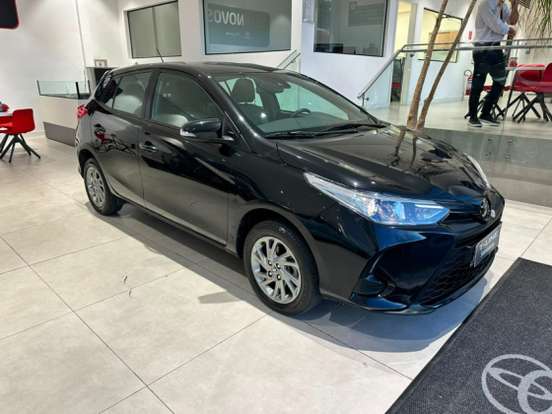 TOYOTA-YARIS-2023