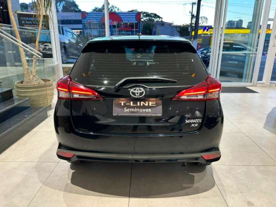 TOYOTA-YARIS-2023