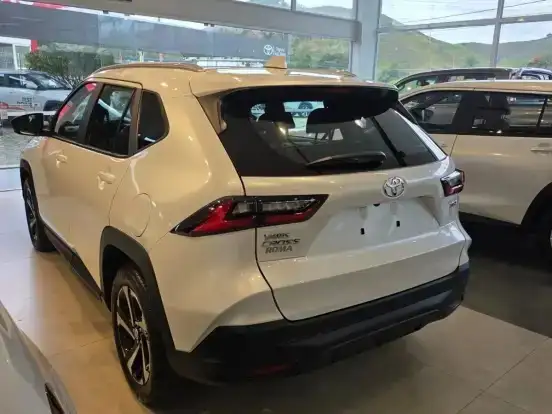 TOYOTA-YARIS CROSS-2026