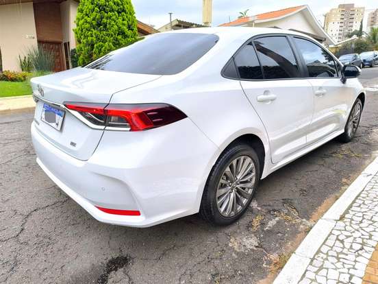 TOYOTA-COROLLA-2025