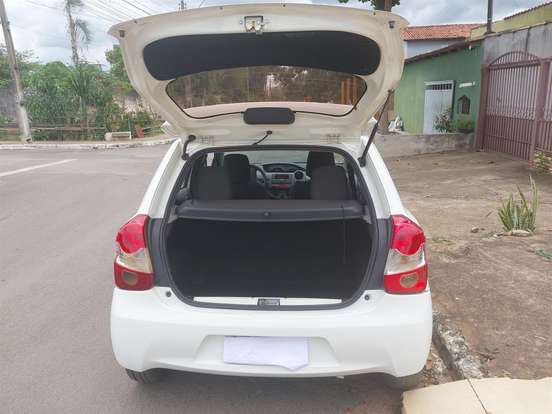 TOYOTA-ETIOS-1.3 XS 16V FLEX 4P MANUAL TOYOTA-ETIOS-2013