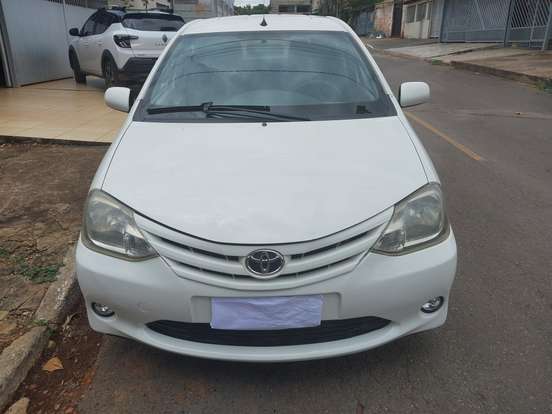 TOYOTA-ETIOS-2013