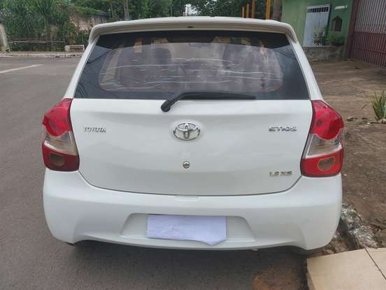 TOYOTA-ETIOS-1.3 XS 16V FLEX 4P MANUAL TOYOTA-ETIOS-2013