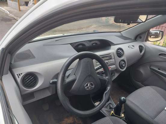 TOYOTA-ETIOS-2013