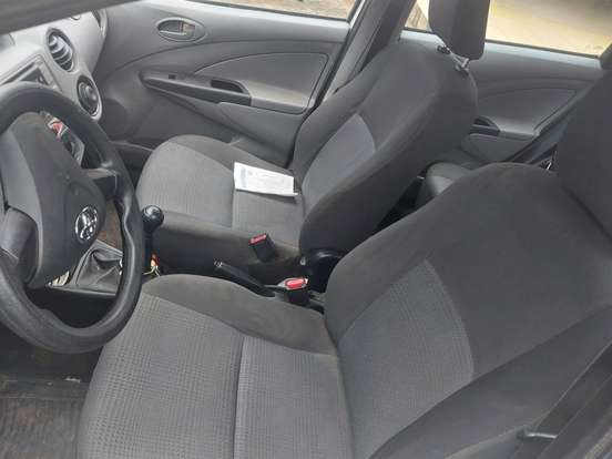 TOYOTA-ETIOS-1.3 XS 16V FLEX 4P MANUAL TOYOTA-ETIOS-2013