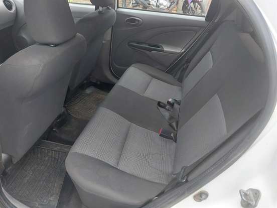 TOYOTA-ETIOS-2013