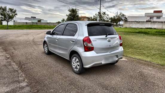 TOYOTA-ETIOS-1.5 XS 16V FLEX 4P AUTOMÁTICO TOYOTA-ETIOS-2017