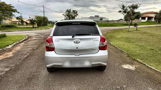 TOYOTA-ETIOS-2017