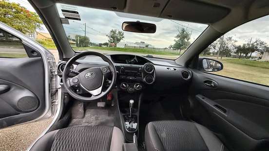 TOYOTA-ETIOS-2017