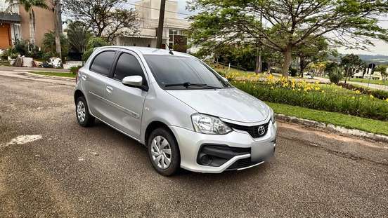 TOYOTA-ETIOS-1.5 XS 16V FLEX 4P AUTOMÁTICO TOYOTA-ETIOS-2017