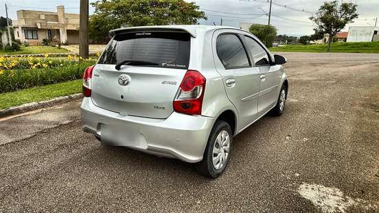 TOYOTA-ETIOS-2017