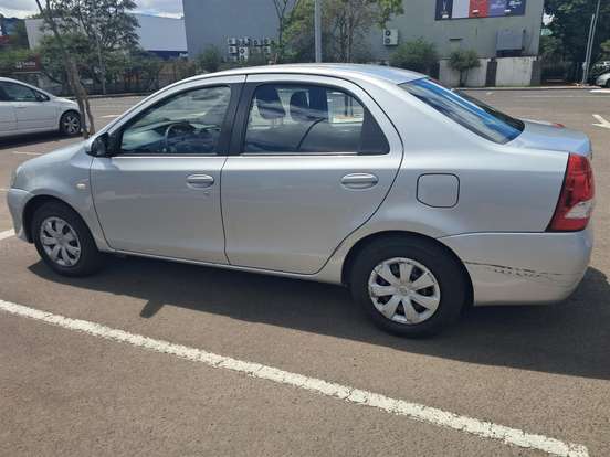 TOYOTA-ETIOS-2014