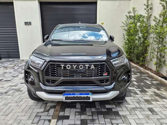 TOYOTA-HILUX-2023