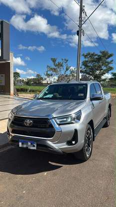 TOYOTA-HILUX-2.8 D-4D TURBO DIESEL CD SRX 4X4 AUTOMÁTICO TOYOTA-HILUX-2022