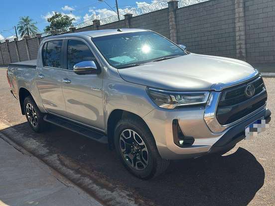 TOYOTA-HILUX-2.8 D-4D TURBO DIESEL CD SRX 4X4 AUTOMÁTICO TOYOTA-HILUX-2022