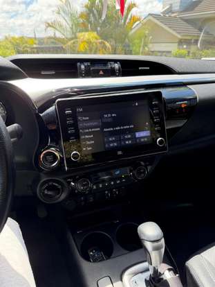 TOYOTA-HILUX-2023