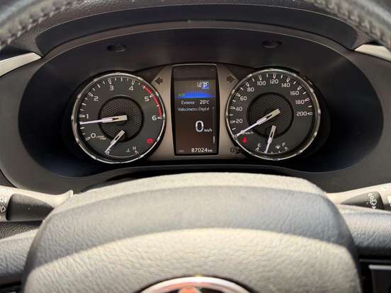 TOYOTA-HILUX-2.8 D-4D TURBO DIESEL CD SRX LIMITED 4X4 AUTOMÁTICO TOYOTA-HILUX-2023
