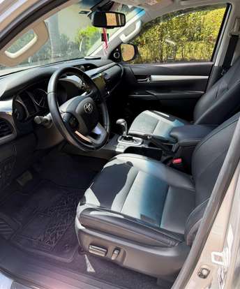 TOYOTA-HILUX-2023
