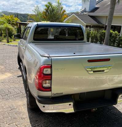 TOYOTA-HILUX-2023