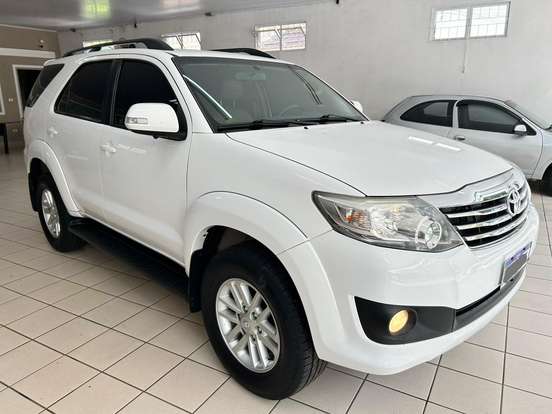 TOYOTA-HILUX SW4-2.7 SR 4X2 16V FLEX 4P AUTOMÁTICO TOYOTA-HILUX SW4-2014