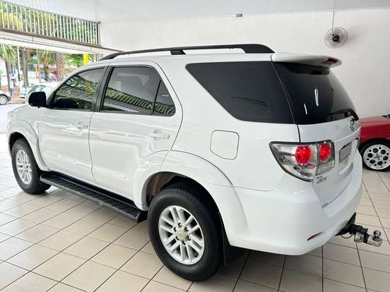 TOYOTA-HILUX SW4-2.7 SR 4X2 16V FLEX 4P AUTOMÁTICO TOYOTA-HILUX SW4-2014